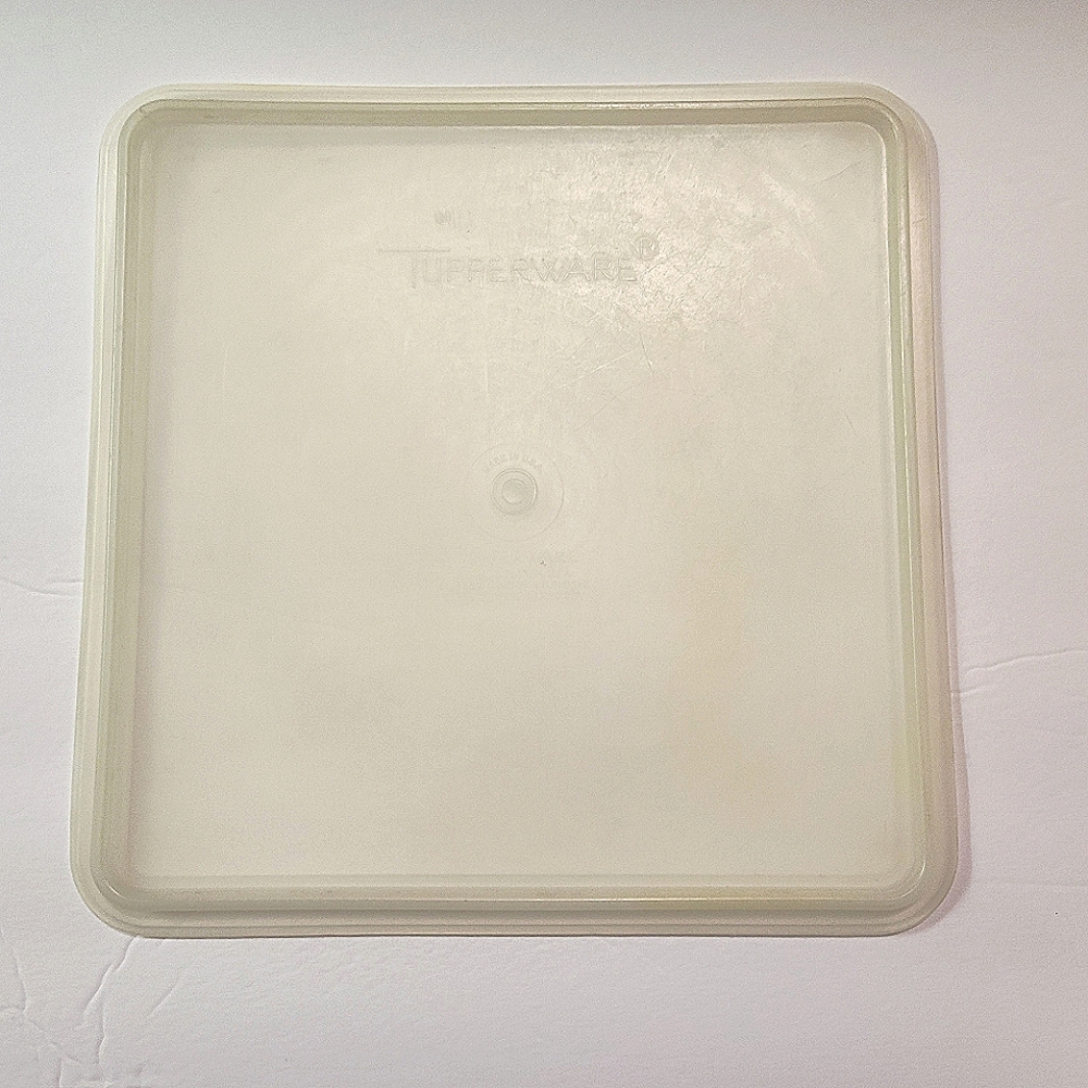 Vintage Tupperware Square Container - Picture 4 of 7